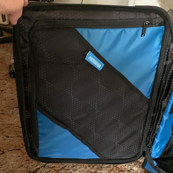NWOT, American Tourister, Softside Spinner Suitcase - Picture 12 of 16